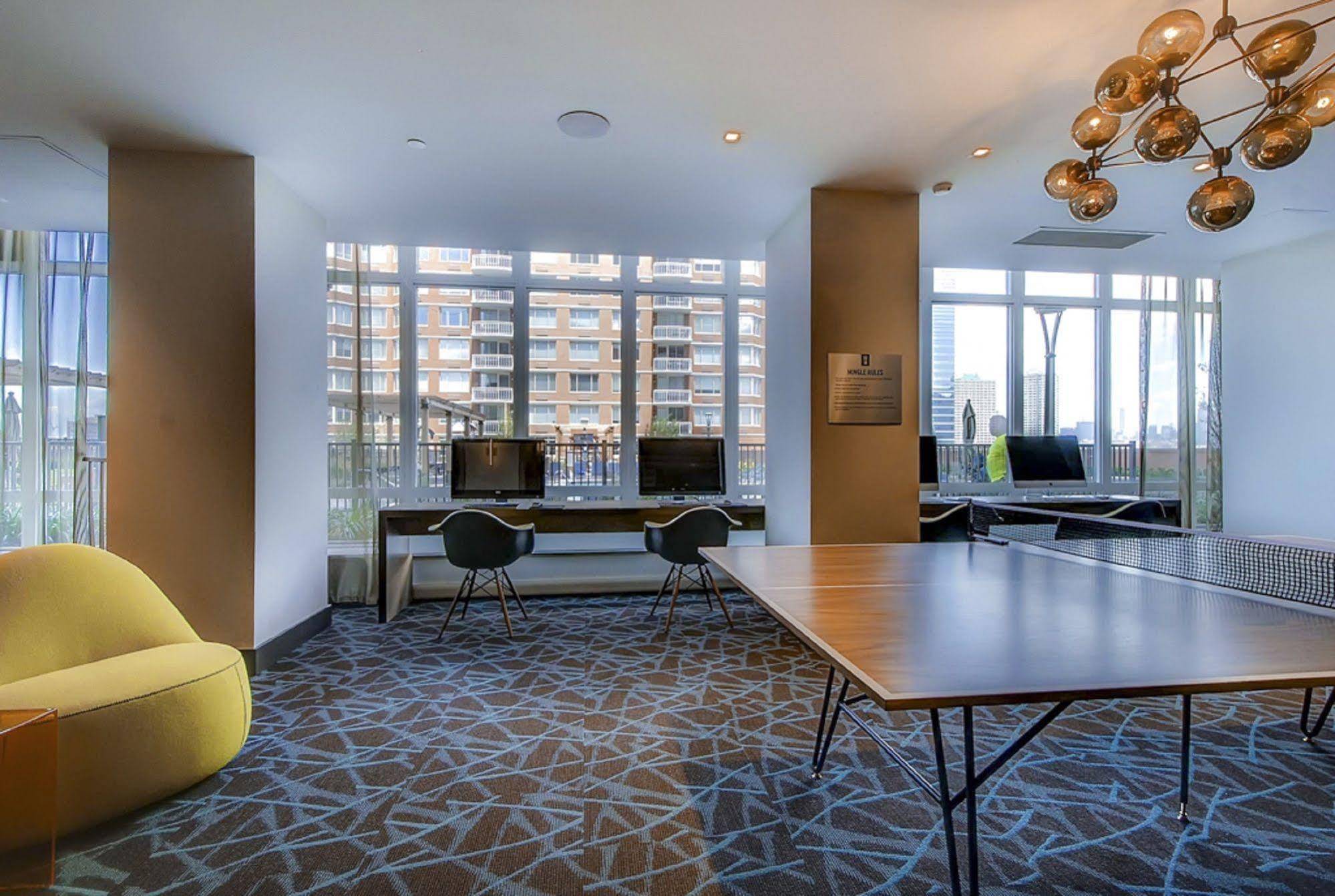 Global Luxury Suites At Newport Jersey City Luaran gambar