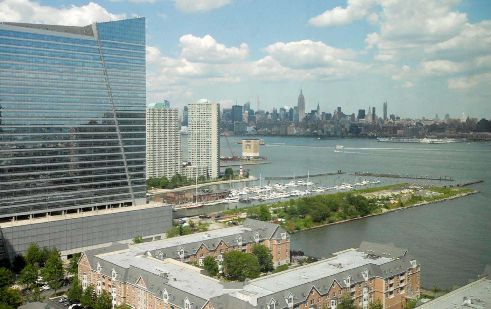 Global Luxury Suites At Newport Jersey City Luaran gambar